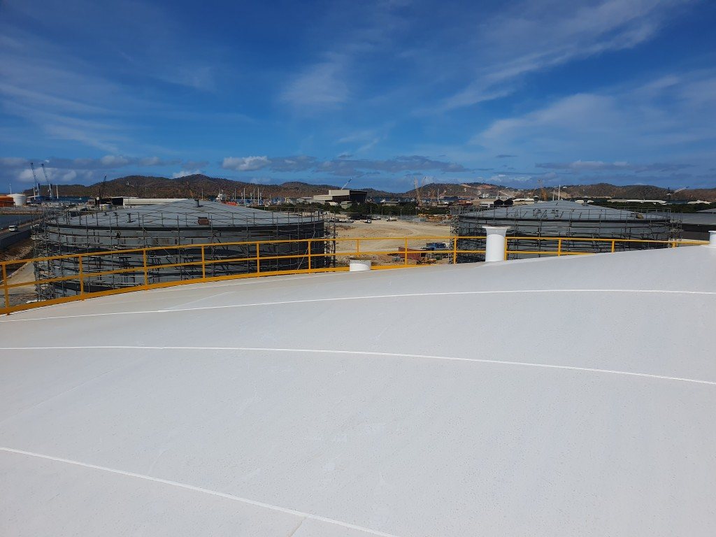 Tank roof and terminal