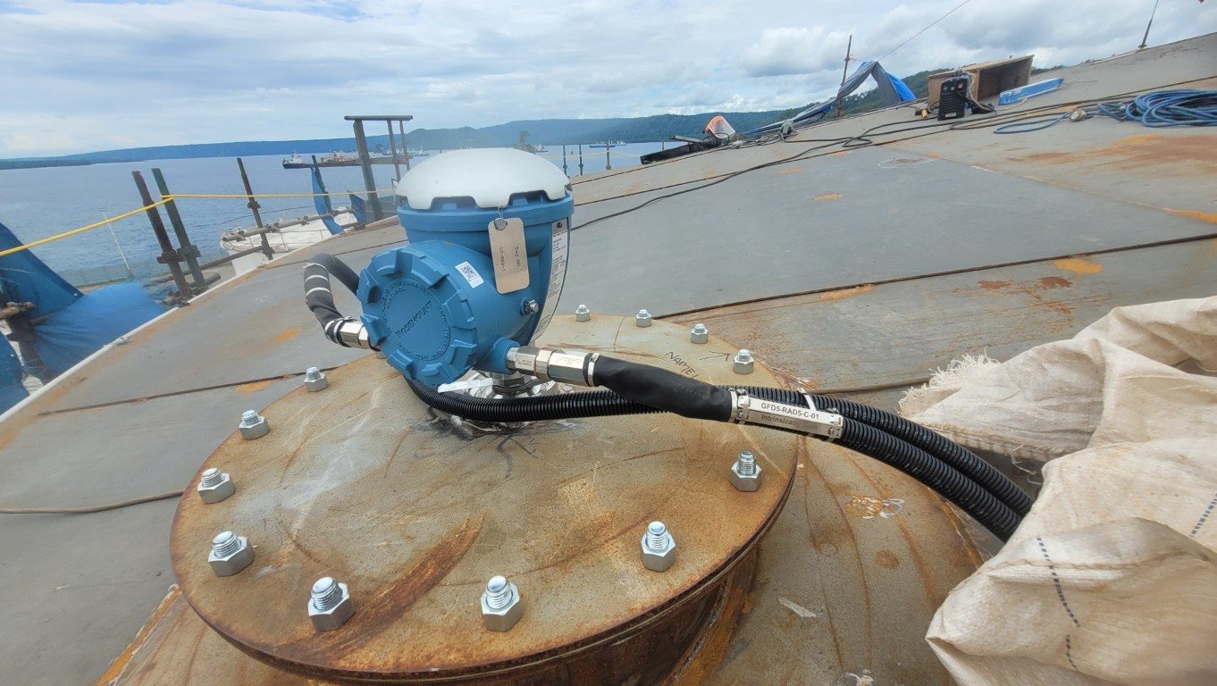 Tank-mounted transmitter